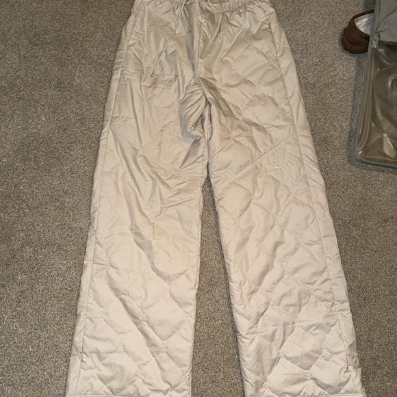 Nike Women’s Quilted White Joggers - Picture 2 of 2